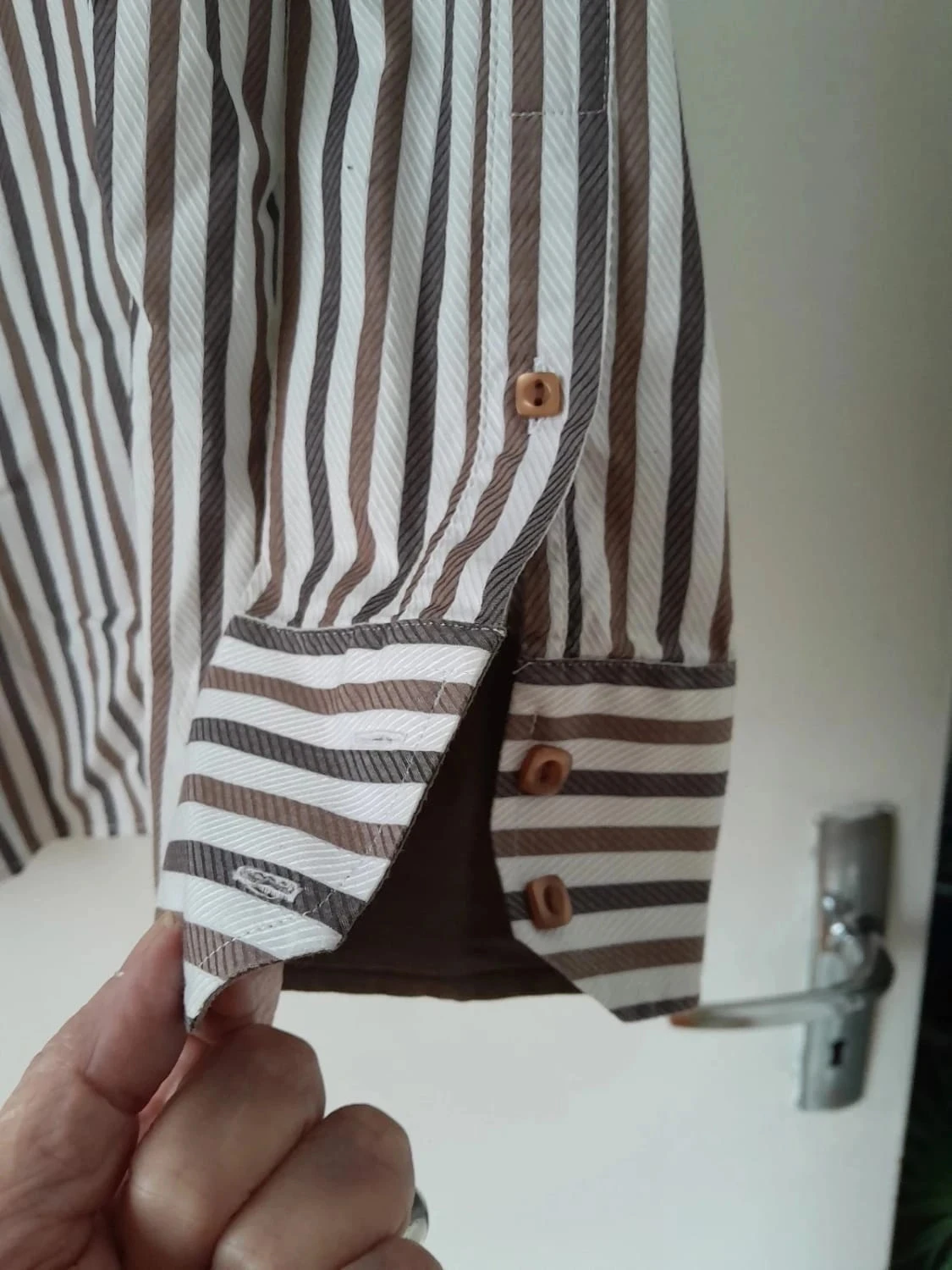 Camisa listrada marrom, tamanho 5 (43/44) Marca Cambridge – photo 3